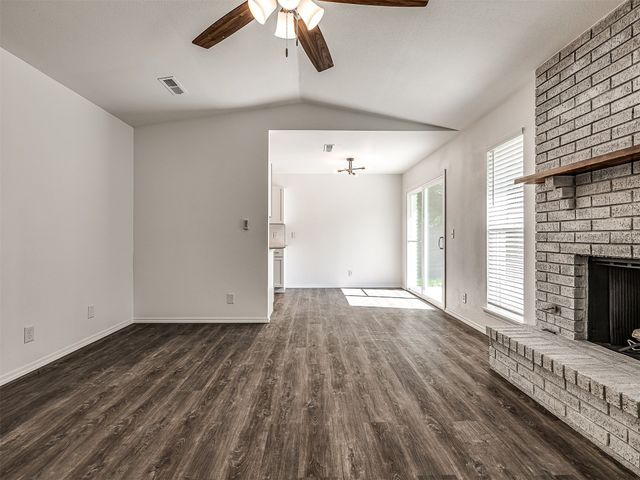 4305 S 1st Place, Broken Arrow, OK 74011
