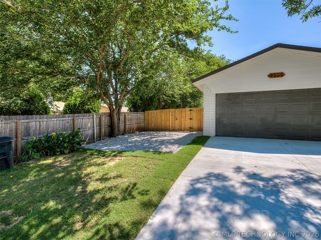 4305 S 1st Place, Broken Arrow, OK 74011
