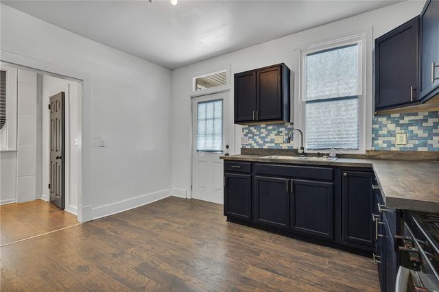 2415 7th Avenue, Beaver Falls, PA 15010