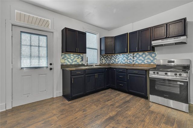 2415 7th Avenue, Beaver Falls, PA 15010