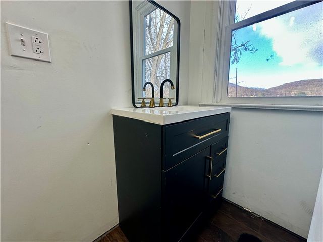 2415 7th Avenue, Beaver Falls, PA 15010