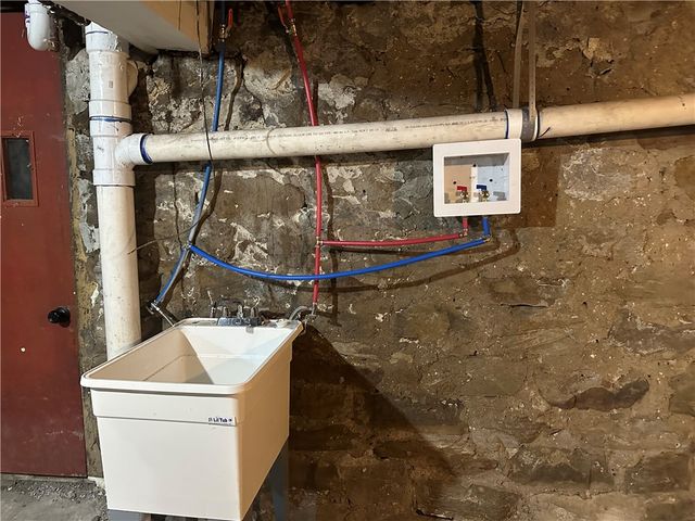 2415 7th Avenue, Beaver Falls, PA 15010