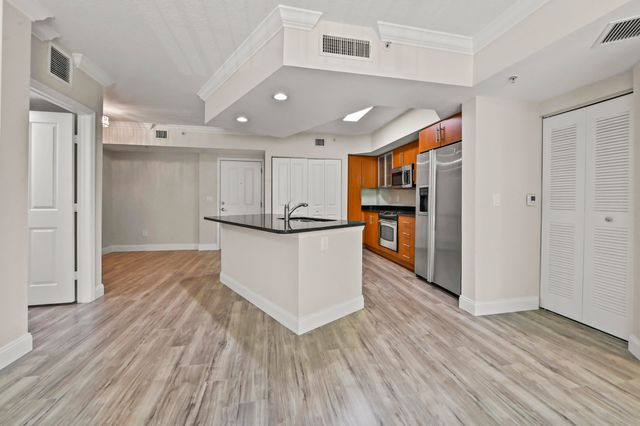 600 S DIXIE Highway 237, West Palm Beach, FL 33401