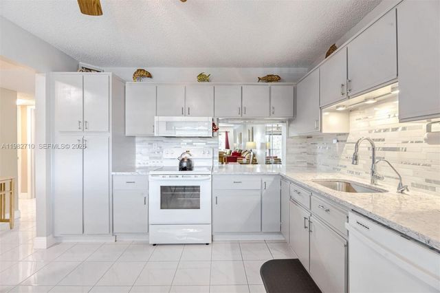 4955 E Sabal Palm Blvd 305, Tamarac, FL 33319