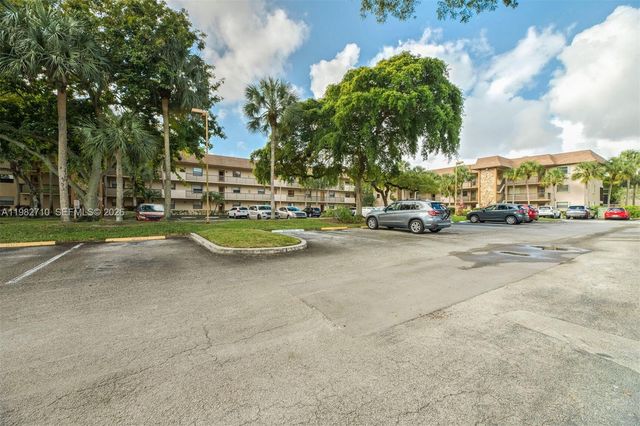 4955 E Sabal Palm Blvd 305, Tamarac, FL 33319
