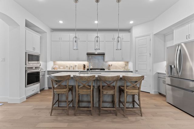 1748 Boxwood Row Drive, Aubrey, TX 76227