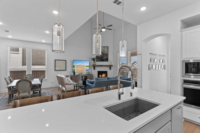 1748 Boxwood Row Drive, Aubrey, TX 76227