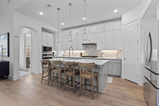 1748 Boxwood Row Drive, Aubrey, TX 76227