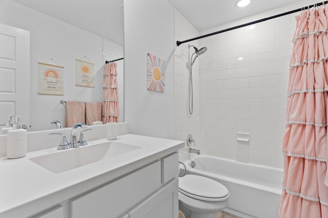 1748 Boxwood Row Drive, Aubrey, TX 76227