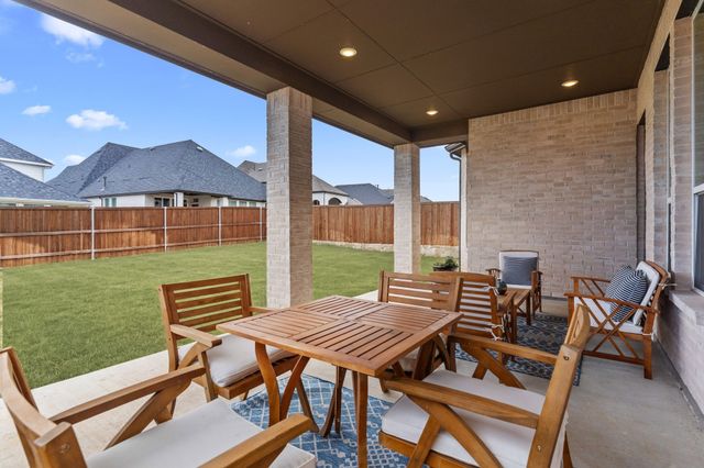 1748 Boxwood Row Drive, Aubrey, TX 76227