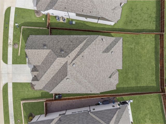 1748 Boxwood Row Drive, Aubrey, TX 76227