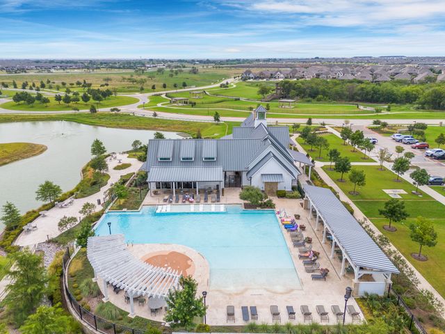 1748 Boxwood Row Drive, Aubrey, TX 76227