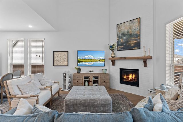 1748 Boxwood Row Drive, Aubrey, TX 76227