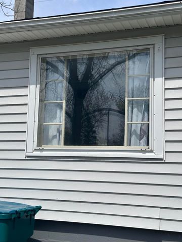 1002 E Oliver Street, Owosso City, MI 48867