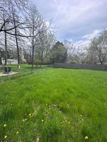 1002 E Oliver Street, Owosso City, MI 48867