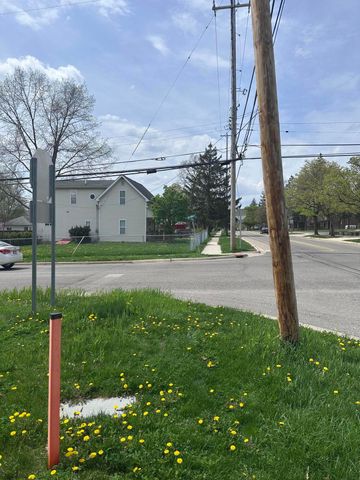 1002 E Oliver Street, Owosso City, MI 48867