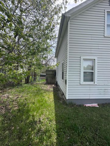 1002 E Oliver Street, Owosso City, MI 48867