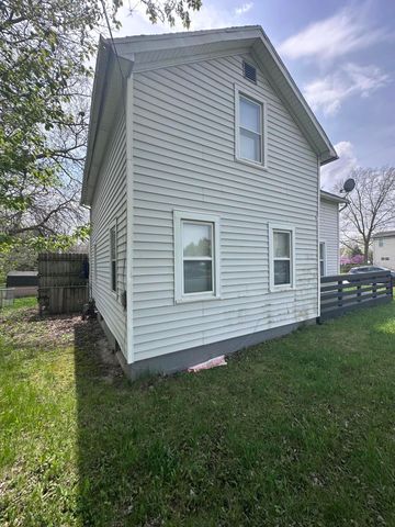 1002 E Oliver Street, Owosso City, MI 48867