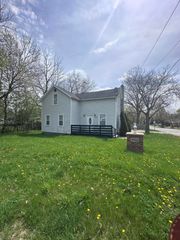 1002 E Oliver Street, Owosso City, MI 48867