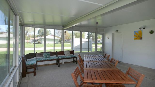 164 Linden Drive, Apple Valley, MN 55124