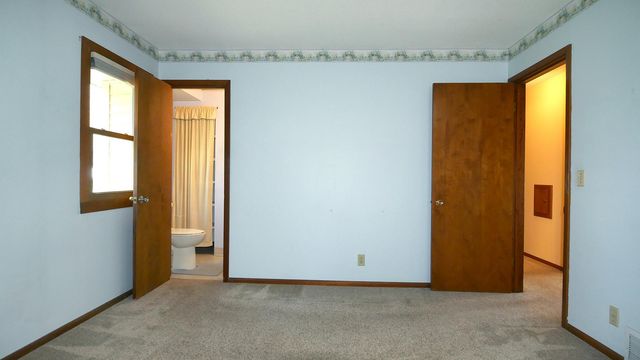 164 Linden Drive, Apple Valley, MN 55124