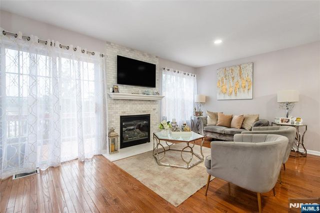145 Mountainside Drive, Pompton Lakes, NJ 07442