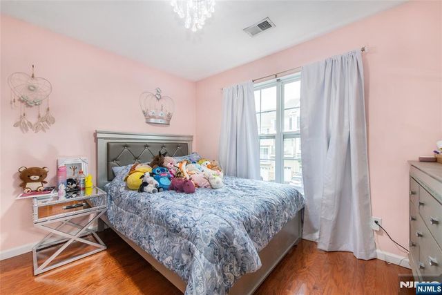 145 Mountainside Drive, Pompton Lakes, NJ 07442
