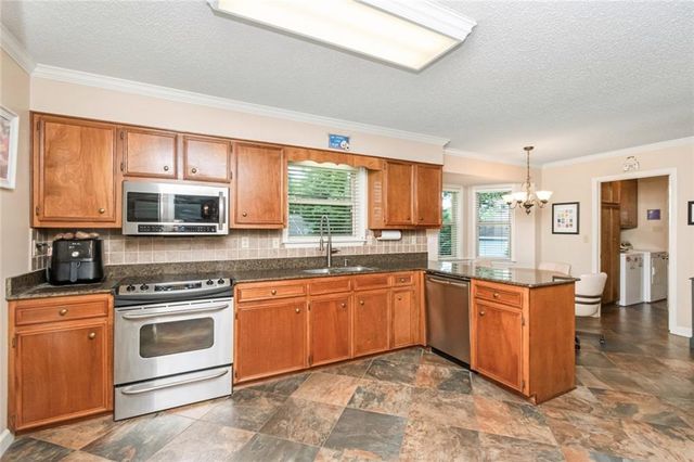 1215 Richmond Court, Mobile, AL 36695