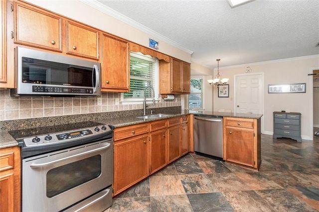 1215 Richmond Court, Mobile, AL 36695