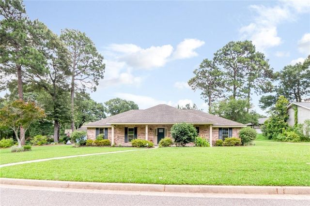 1215 Richmond Court, Mobile, AL 36695