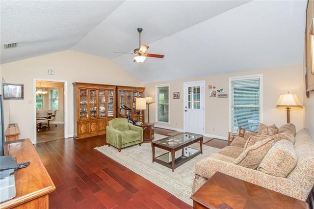 1215 Richmond Court, Mobile, AL 36695