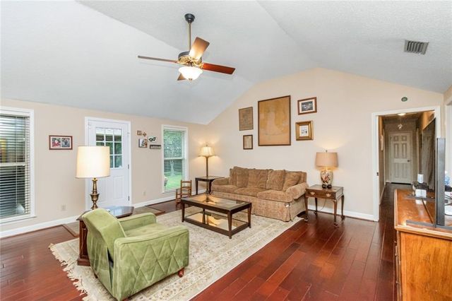 1215 Richmond Court, Mobile, AL 36695
