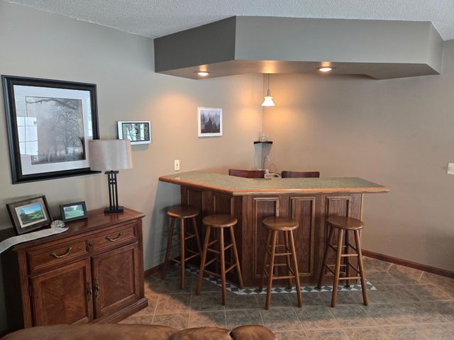 2212 10th Avenue SE, Willmar, MN 56201