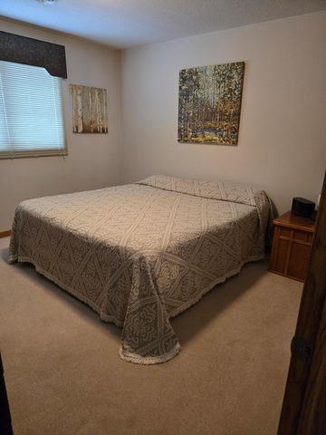 2212 10th Avenue SE, Willmar, MN 56201