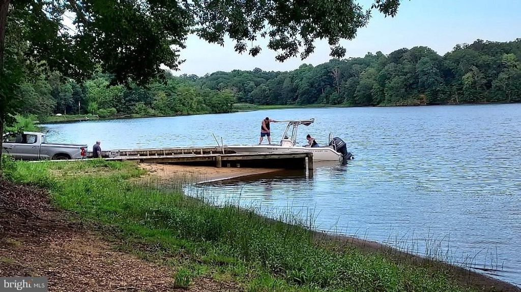 Image 15 of property listing at 230 & 231 ARAPHO LN #GLEN 8, Earleville, MD 21919