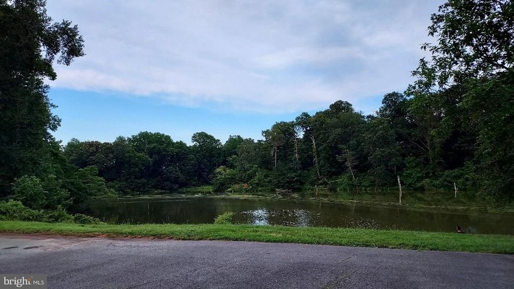 Image 21 of property listing at 230 & 231 ARAPHO LN #GLEN 8, Earleville, MD 21919