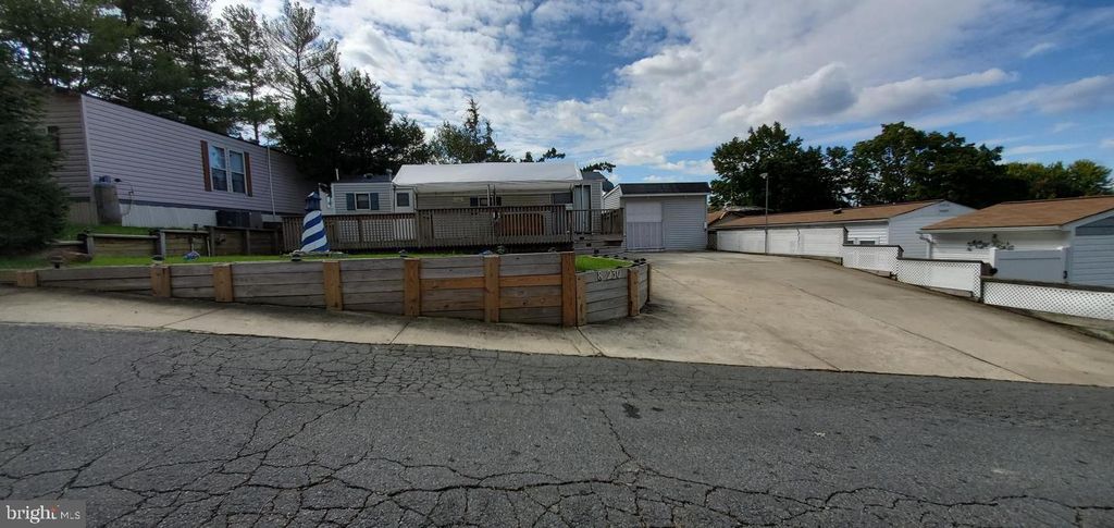 Image 3 of property listing at 230 & 231 ARAPHO LN #GLEN 8, Earleville, MD 21919