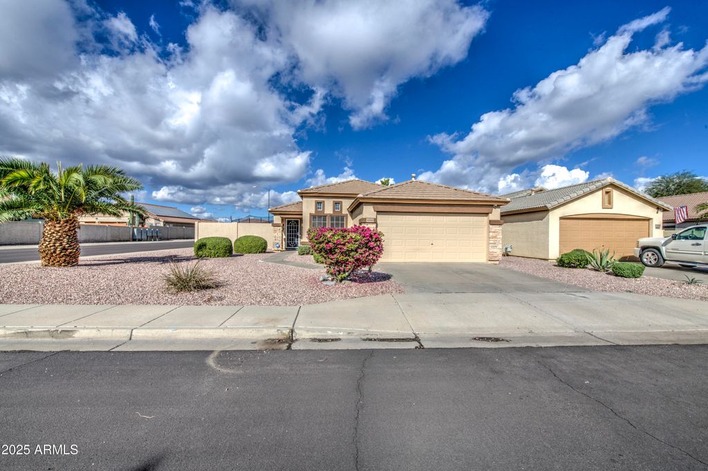 13370 W PORT AU PRINCE Lane, Surprise, AZ 85379