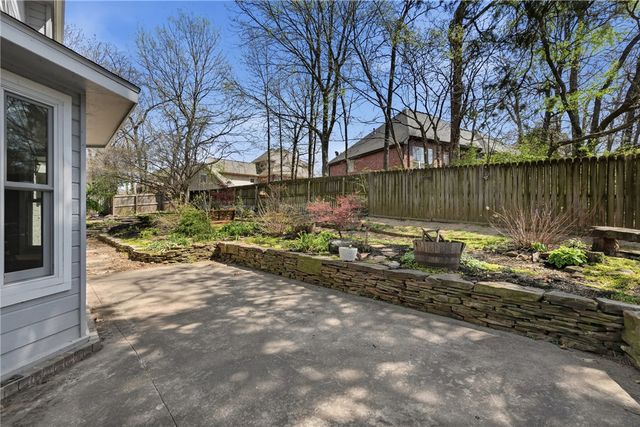 2689 E Hardy Lane, Fayetteville, AR 72703