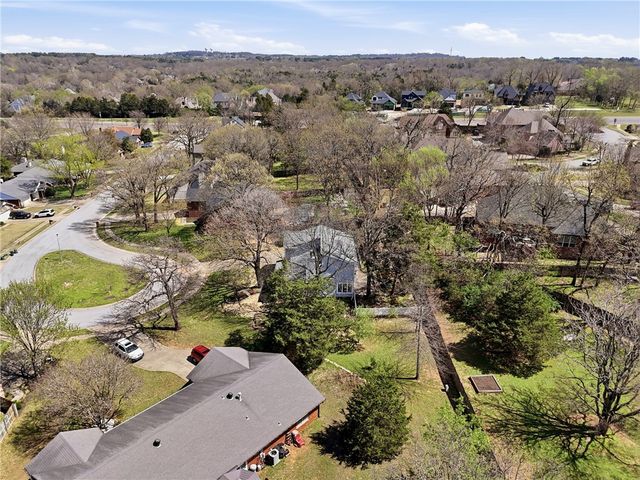 2689 E Hardy Lane, Fayetteville, AR 72703