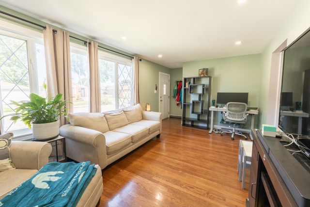 8108 S Kildare Avenue, Chicago, IL 60652
