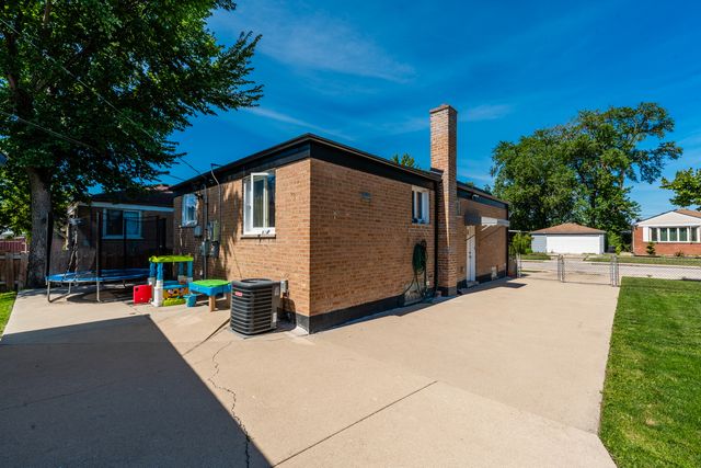 8108 S Kildare Avenue, Chicago, IL 60652