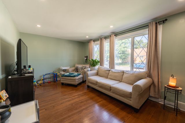 8108 S Kildare Avenue, Chicago, IL 60652
