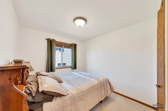 1465 EDINBOROUGH DR, Rapid City, SD 57702