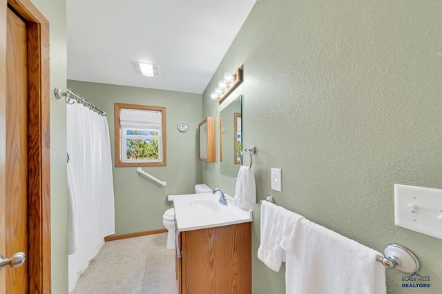 1465 EDINBOROUGH DR, Rapid City, SD 57702