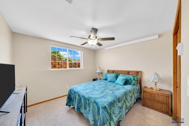 1465 EDINBOROUGH DR, Rapid City, SD 57702
