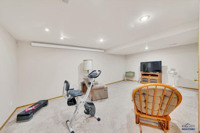 1465 EDINBOROUGH DR, Rapid City, SD 57702