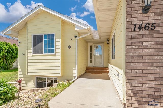1465 EDINBOROUGH DR, Rapid City, SD 57702
