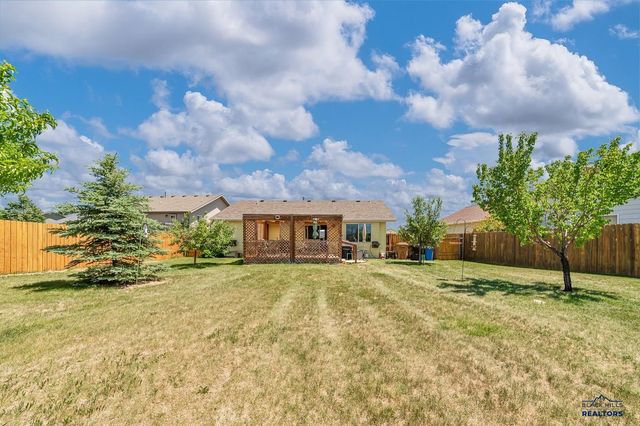 1465 EDINBOROUGH DR, Rapid City, SD 57702