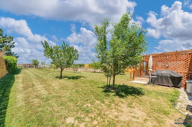 1465 EDINBOROUGH DR, Rapid City, SD 57702